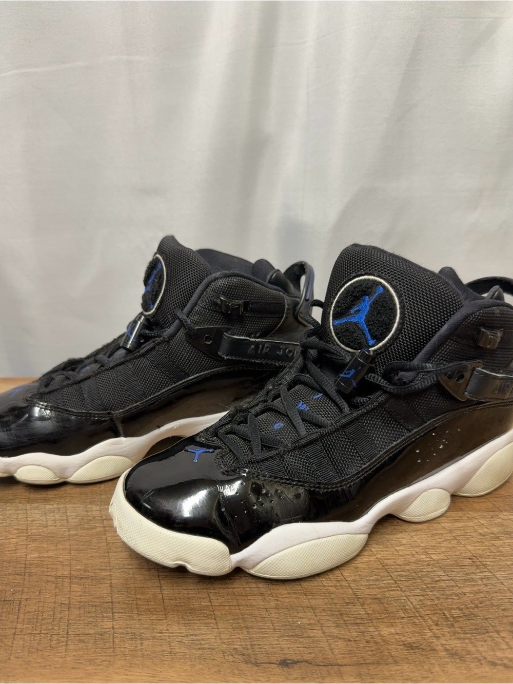 Jordan Kids Black and Blue Retro High-Top Sneakers